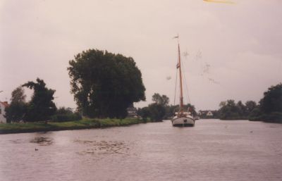 De-Vecht-nabij-Overmeer
Zeiljacht op de Vecht nabij Overmeer.
Trefwoorden: Overmeer