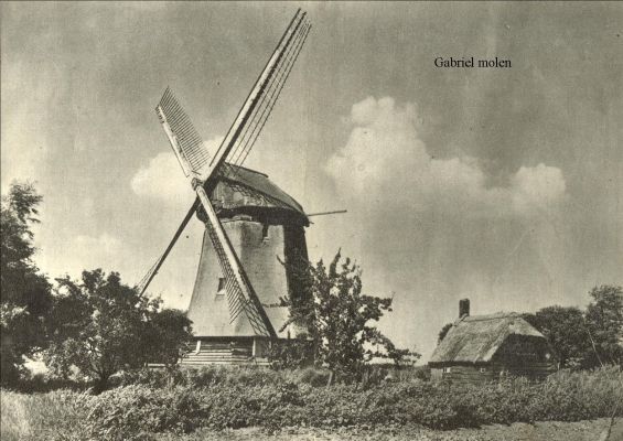 0346 Daar bij die molen.
 
