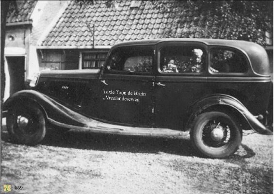 0869 Taxi van Toon de Bruin.  
