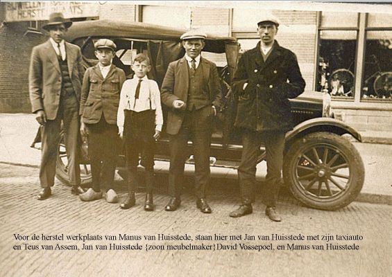 1228 Bij de taxi van Huisstede.
Jan van Huisstede was van plan om met deze auto                          
 een taxibedrijf te beginnen. 
