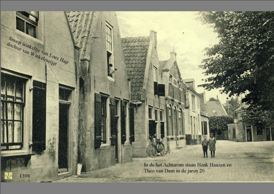 1398 In het achterom {Kerkstraat}
