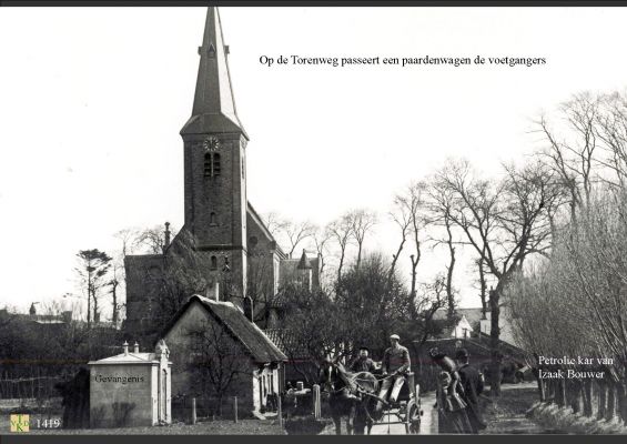 1419 Hervormde kerk met paard en wagen. 
Voorste huisje links was de gevangenis voor twee personen.
