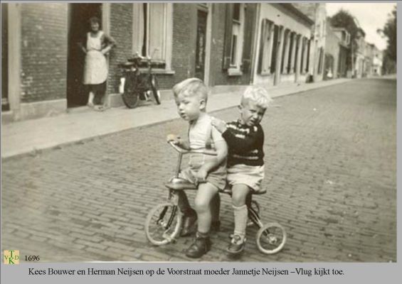 1696 Spelen op Straat.
