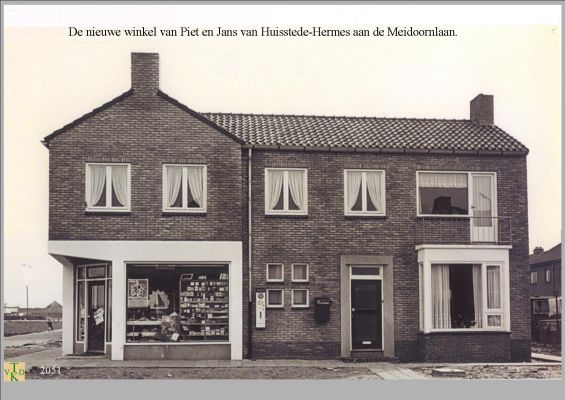 2051 Kruidenierswinkel.
