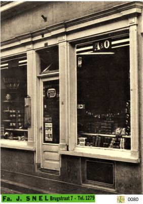 0080  Kruidenierswinkel.
