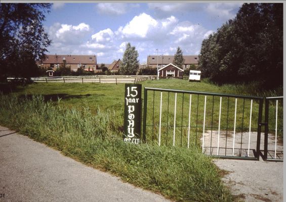 2421 
Vijftienjaar ponyclub.
