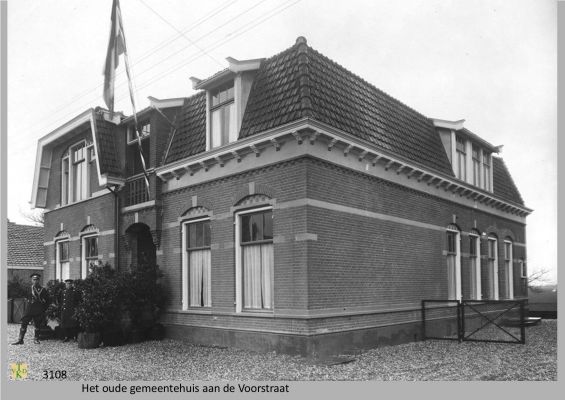 3108
Het_oude_gemeentehuis.
