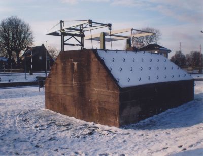 De-bunker-bij-Sluis-t-Hemeltje
De bunker bij Sluis t Hemeltje aan de Vreelandseweg.
