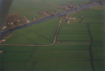 Lucht-foto-Eilandseweg
Aan de rechterkant van het water helemaal links boerderij Petersburg, naar rechts de boerderij van de Fam Wenneker.
Aan de overkant Nigtevecht.
