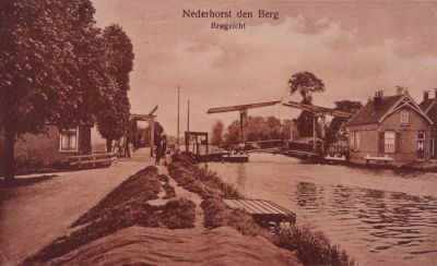 Brugzicht
Zicht op de brug  richting Overmeer vanaf de Dammerweg-  Rechts de brugwachterswoning
Trefwoorden: Brug