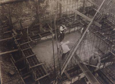 Betonwerk-voor-sluis-het-Hemeltje
Betonwerk voor sluis het Hemeltje in 1932.
Op de voorgrond de heer A. v. Wijngaarden.
