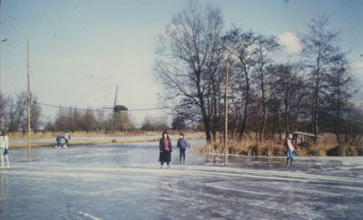 Schaatsen-Blijkpolder
Schaatsen op de schaatsbaan-  Molen aan het Ankeveensepad
Trefwoorden: IJspret