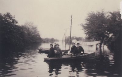 Middenweg-61
Dit huis op Middenweg 61 heeft de inundatie  niet overleefd.
Inundatie Horstermeer april 1945.
Zie Werinon 57, 2005. Thema Bevrijding
Trefwoorden: Inundatie