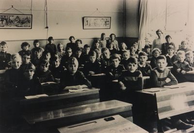 St-Jozefschool
Vierde klas van de Rooms Katholieke Lagere school
Trefwoorden: Schoolfoto