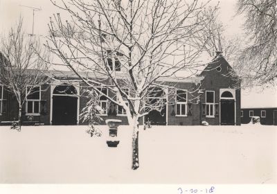 Koetshuis
Koetshuis in de sneeuw. Ca. 1975

