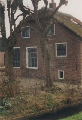Boerderij-Vechtzicht
Boerderij Vechtzicht  (1731)
Voorgevel noordzijde, Langhuisboerderij.
Beschermd Rijksmonument .
