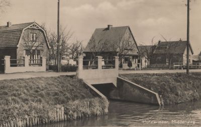 Huizen-langs-de-Middenweg
Middenweg in Horstermeer
