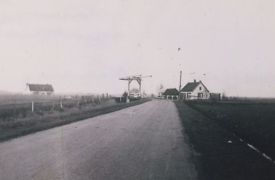 Wipbrug-Ankeveen
Kruising Herenweg - Stichtse End - Middenweg.
De Wipbrug werd in 1946 afgebroken.
