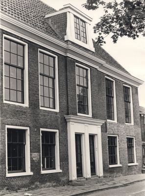 Oud-Pand-Voorstraat
Voorstraat 15 en 16.
Verbouwd tot appartementen omstreeks 1977.
