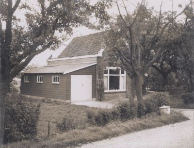 Huis-Bezemer
Woning van de Fam Besemer Gesloopt in 19 Nu het terrein van het bungalowpark.
Klein eiland.
