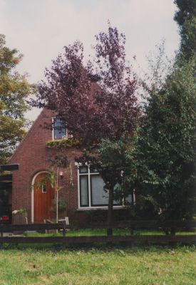 Huis-schoolhoofd
Voormalige woning van het hoofd van de Openbare Lagere School o.a bewoont door Meester Kremer.
