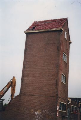 Was-Watertoren-Carpe-Diem
Was/Watertoren Carpe Diem van Wasserij Nederhorst aan de Dammerweg.
